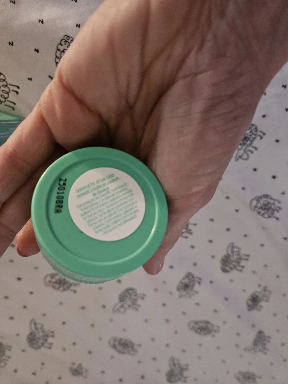 Briogeo Style + Treat Dry Shampoo Puff - Mint Green